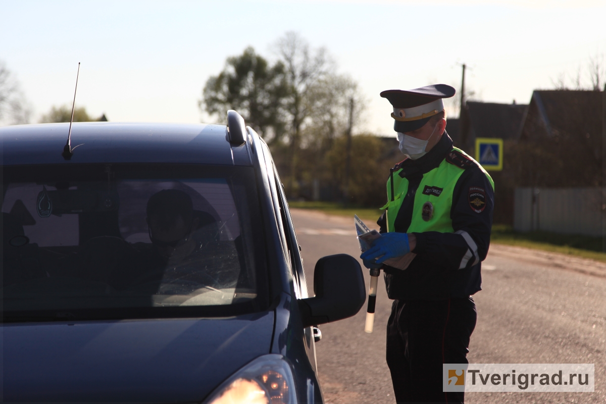 Водитель выходного дня. Пистолет ГИБДД. Угроза сотруднику ДПС. Береговая ДПС поймал детей. ГИБДД подвела итоги ОПМ нетрезвый водитель.